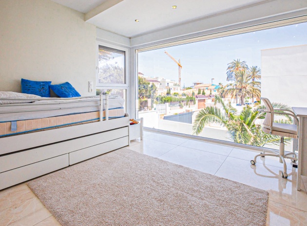 Resale - Villa - La Zenia