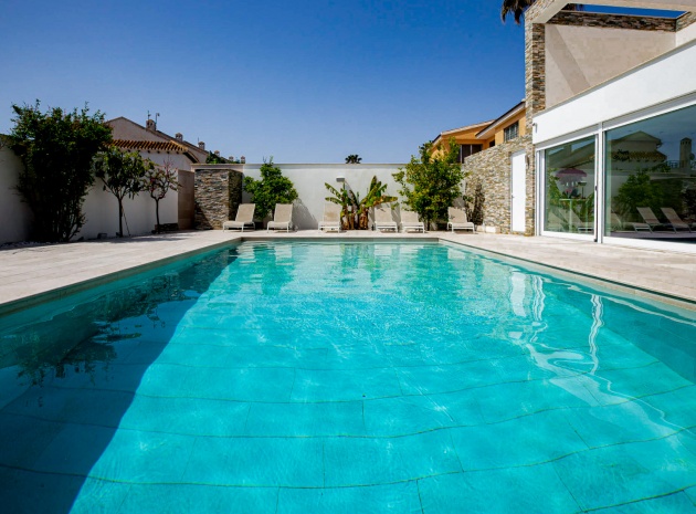 Resale - Villa - La Zenia