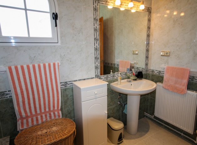 Resale - Villa - Villamartin - El Galan