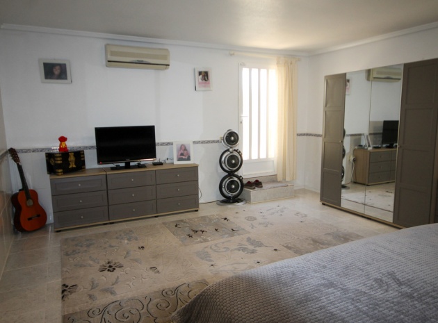 Resale - Villa - Villamartin - El Galan