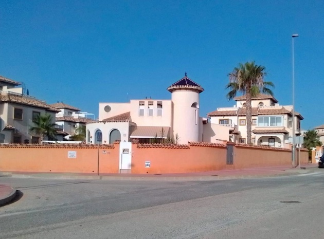 Resale - Villa - Cabo Roig - Lomas de Cabo Roig