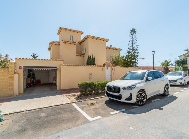 Återförsäljning - Villa - La Mata - cabo cervera
