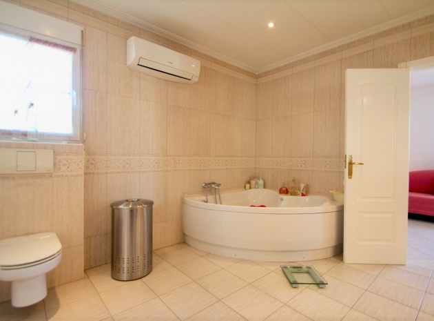 Återförsäljning - Villa - Villamartin