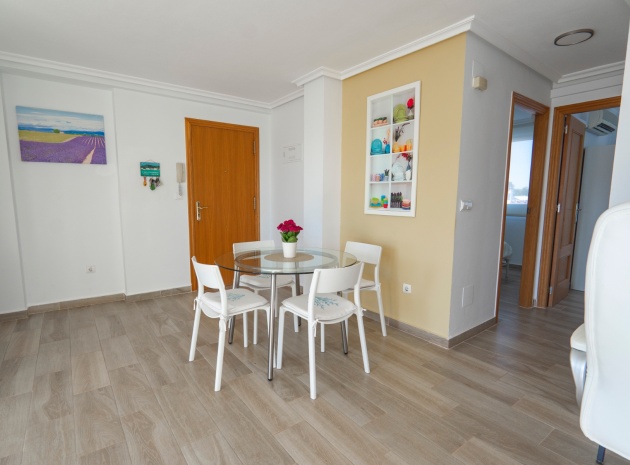 Återförsäljning - Lägenhet - Torrevieja - Beachside Torrevieja