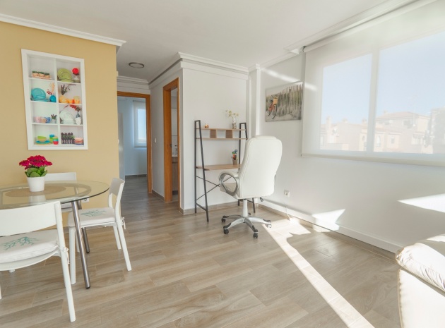 Återförsäljning - Lägenhet - Torrevieja - Beachside Torrevieja