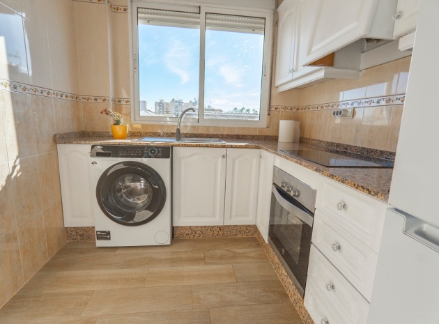 Återförsäljning - Lägenhet - Torrevieja - Beachside Torrevieja