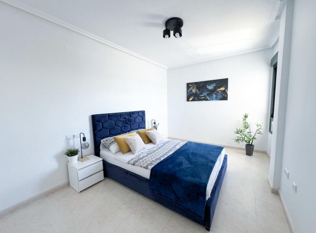 Resale - Apartment - Campoamor