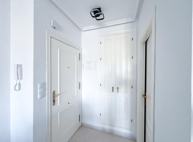 Resale - Apartment - Campoamor