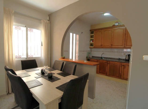 Revente - Villa - Playa Flamenca - pueblo caballero