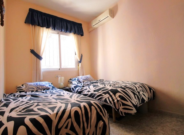 Revente - Villa - Playa Flamenca - pueblo caballero