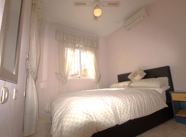 Revente - Villa - Playa Flamenca - pueblo caballero