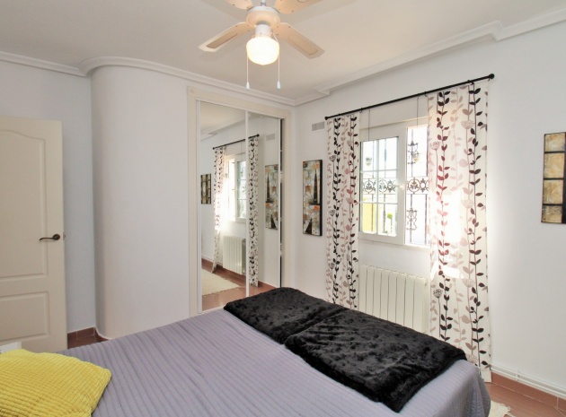 Resale - Villa - Villamartin - Los Dolses