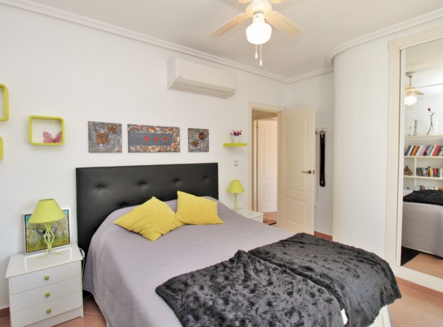 Resale - Villa - Villamartin - Los Dolses