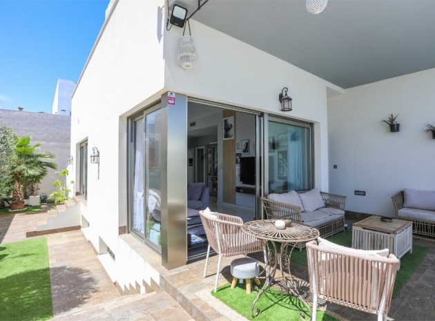 Resale - Villa - Villamartin