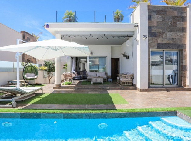 Resale - Villa - Villamartin