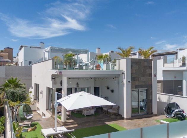 Resale - Villa - Villamartin