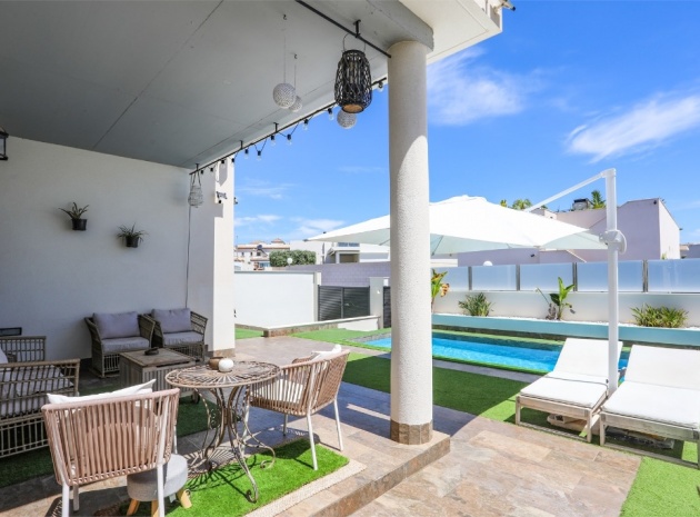 Resale - Villa - Villamartin