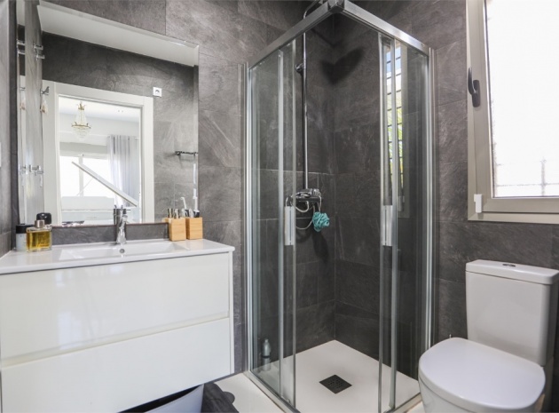 Resale - Villa - Villamartin