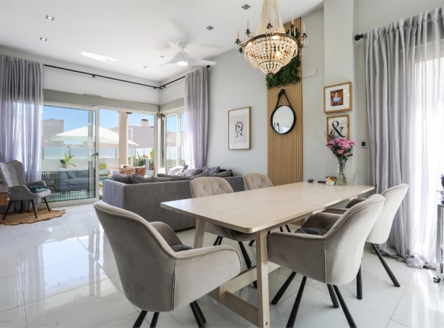 Resale - Villa - Villamartin