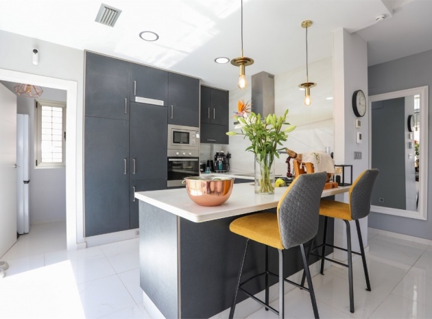 Resale - Villa - Villamartin