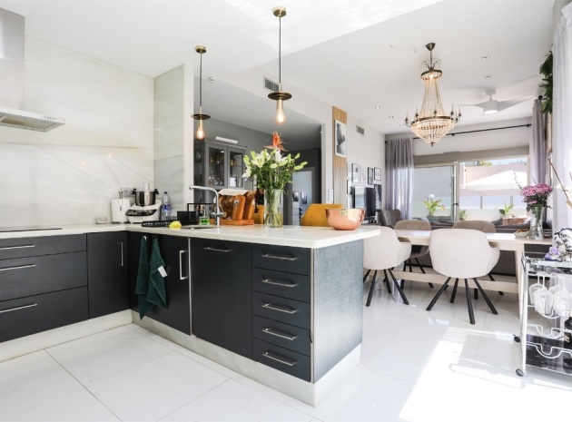 Resale - Villa - Villamartin