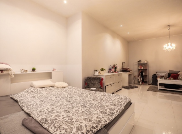 Resale - Villa - Villamartin