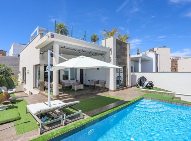 Resale - Villa - Villamartin