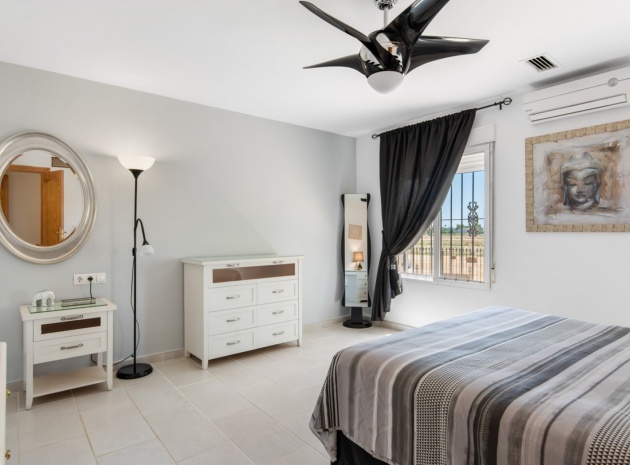 Resale - Villa - Catral