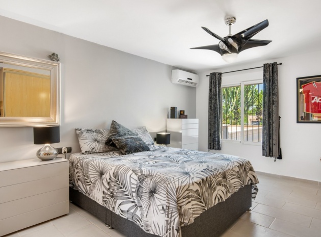 Resale - Villa - Catral