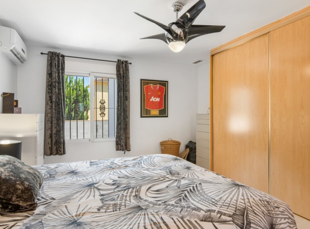 Resale - Villa - Catral