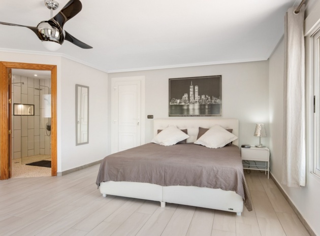 Resale - Villa - Catral