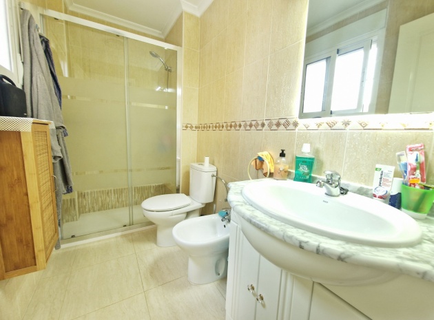 Wiederverkauf - Wohnung - Daya Nueva