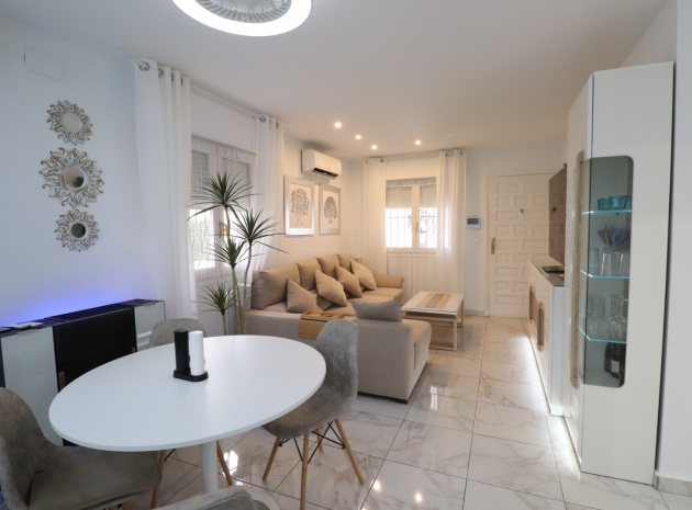 Återförsäljning - Villa - La Florida  - La Florida