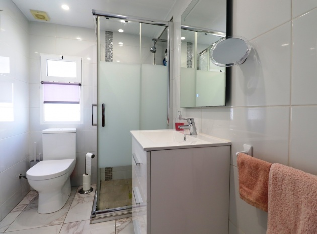 Återförsäljning - Villa - La Florida  - La Florida