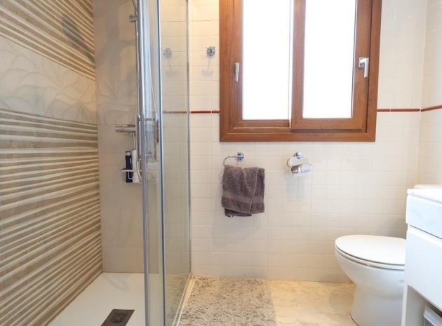 Återförsäljning - Lägenhet - Punta Prima - la entrada