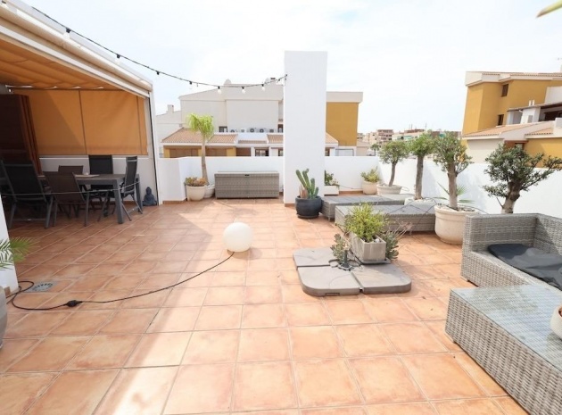 Återförsäljning - Lägenhet - Punta Prima - la entrada