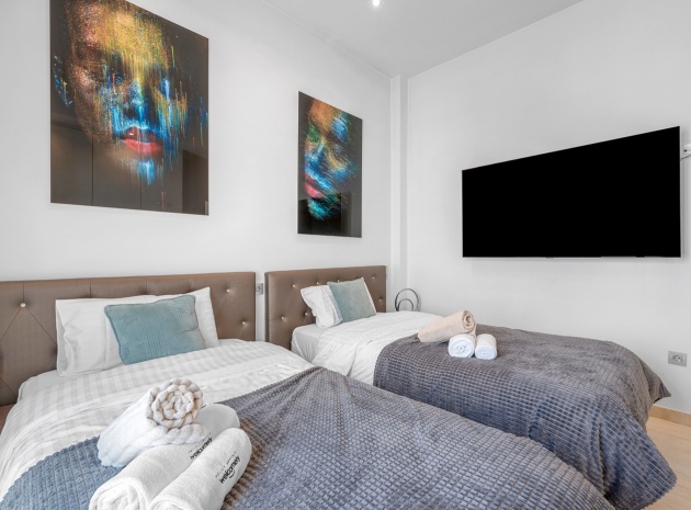 Wiederverkauf - Villa - Villamartin - PAU 26