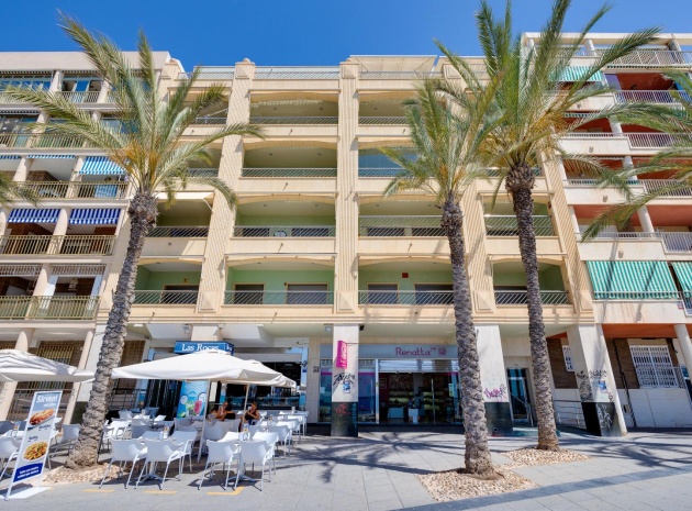 Revente - Appartement - Torrevieja - 1st line to the sea