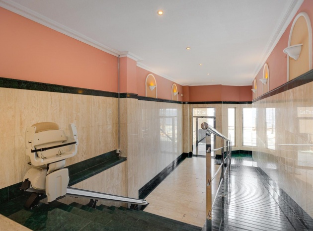 Revente - Appartement - Torrevieja - 1st line to the sea