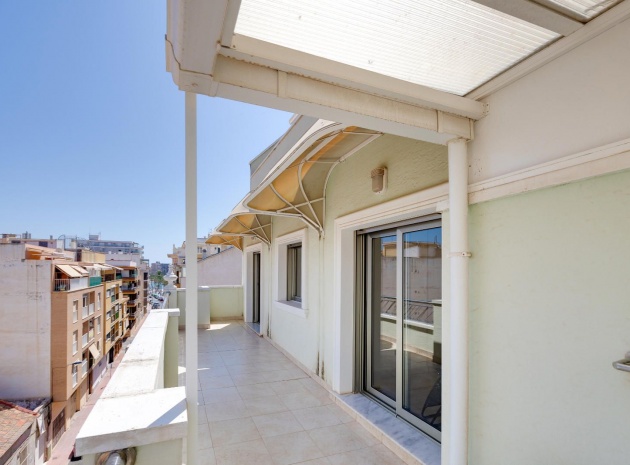 Revente - Appartement - Torrevieja - 1st line to the sea