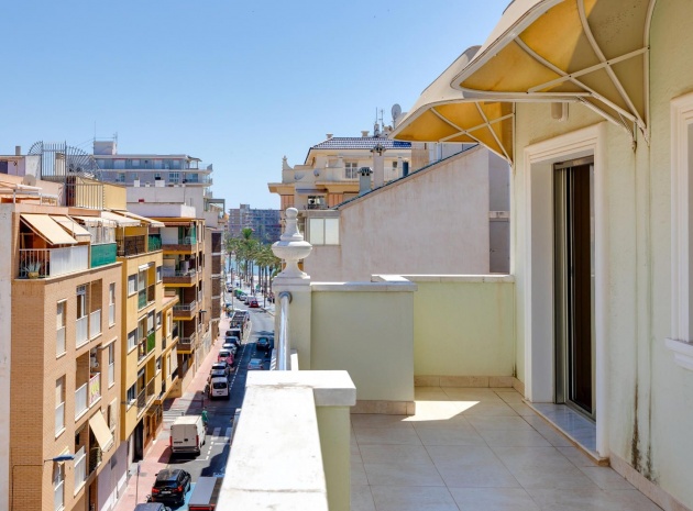 Revente - Appartement - Torrevieja - 1st line to the sea