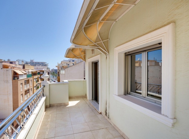 Revente - Appartement - Torrevieja - 1st line to the sea