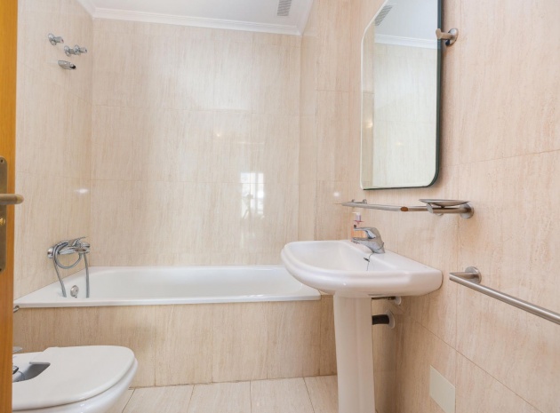 Revente - Appartement - Torrevieja - 1st line to the sea