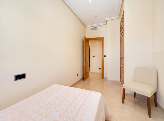 Revente - Appartement - Torrevieja - 1st line to the sea