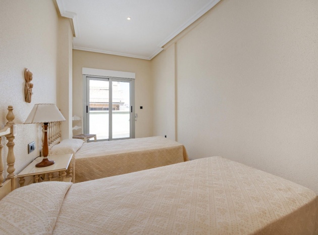 Revente - Appartement - Torrevieja - 1st line to the sea