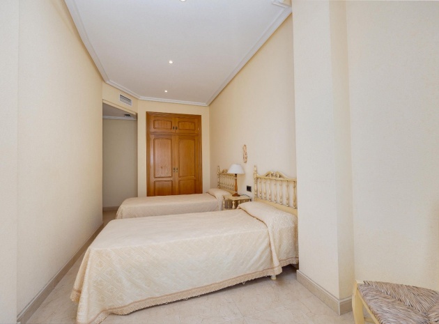 Revente - Appartement - Torrevieja - 1st line to the sea