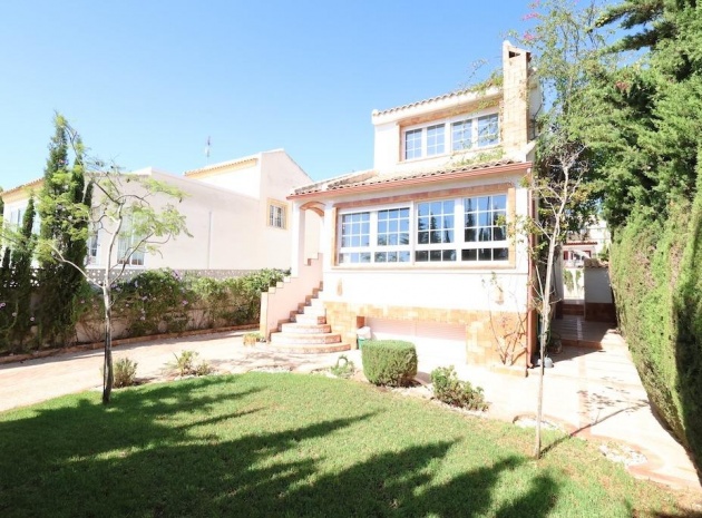 Wiederverkauf - Villa - Villamartin