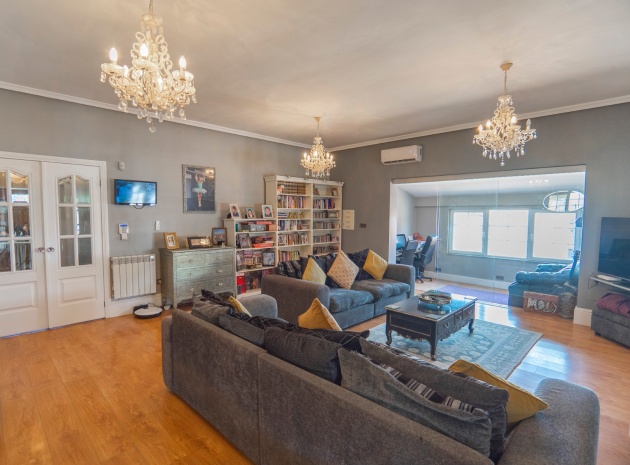 Återförsäljning - Villa - Heredades