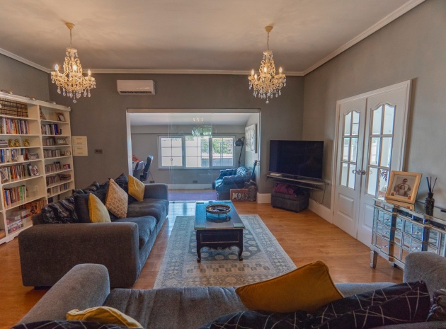 Återförsäljning - Villa - Heredades