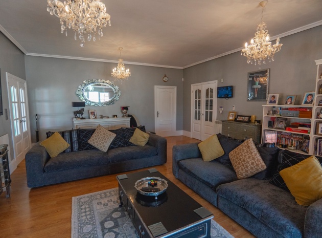 Återförsäljning - Villa - Heredades